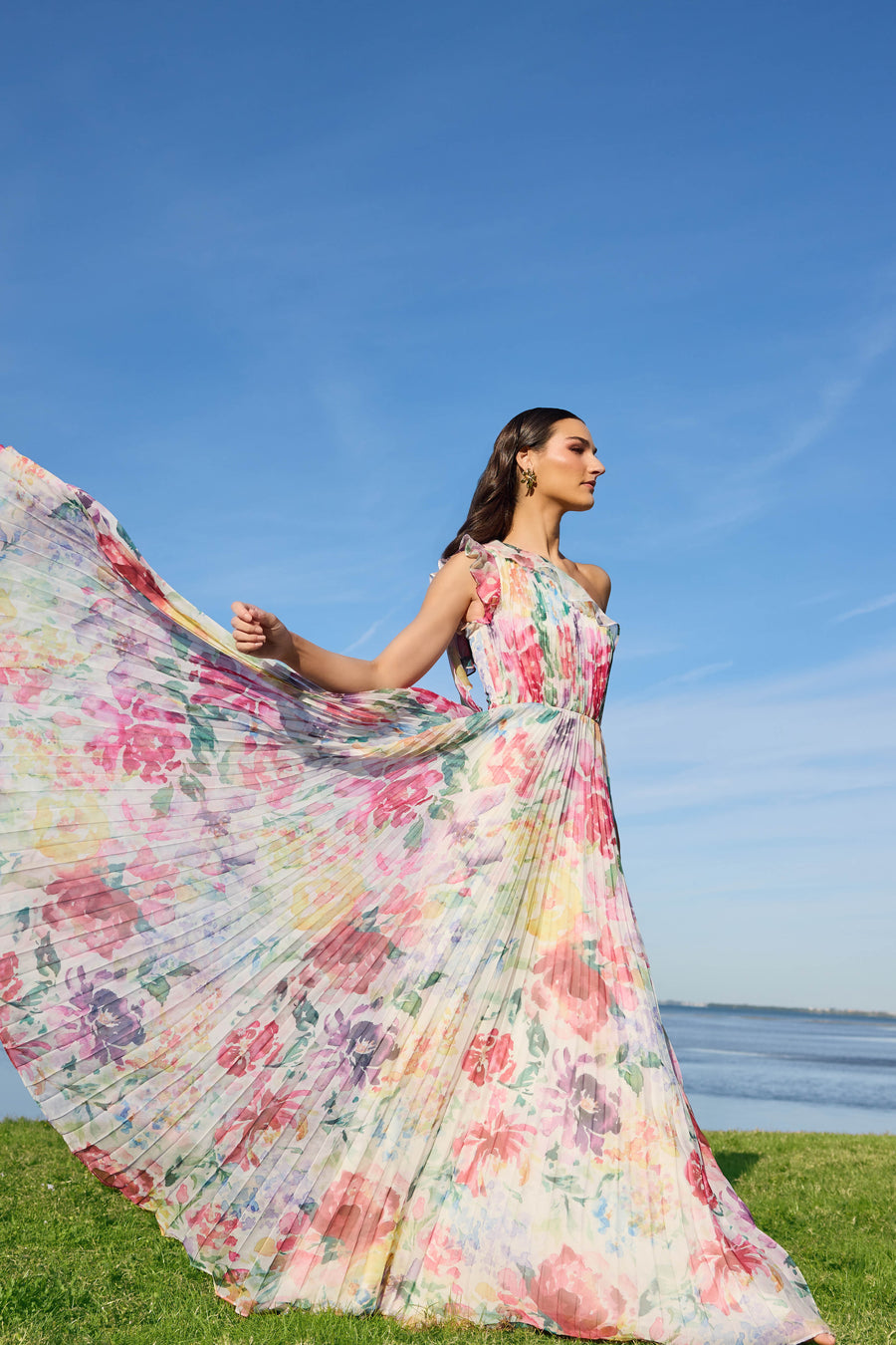 Dress the Population Sleeveless One Shoulder Fit-and-Flare Gown