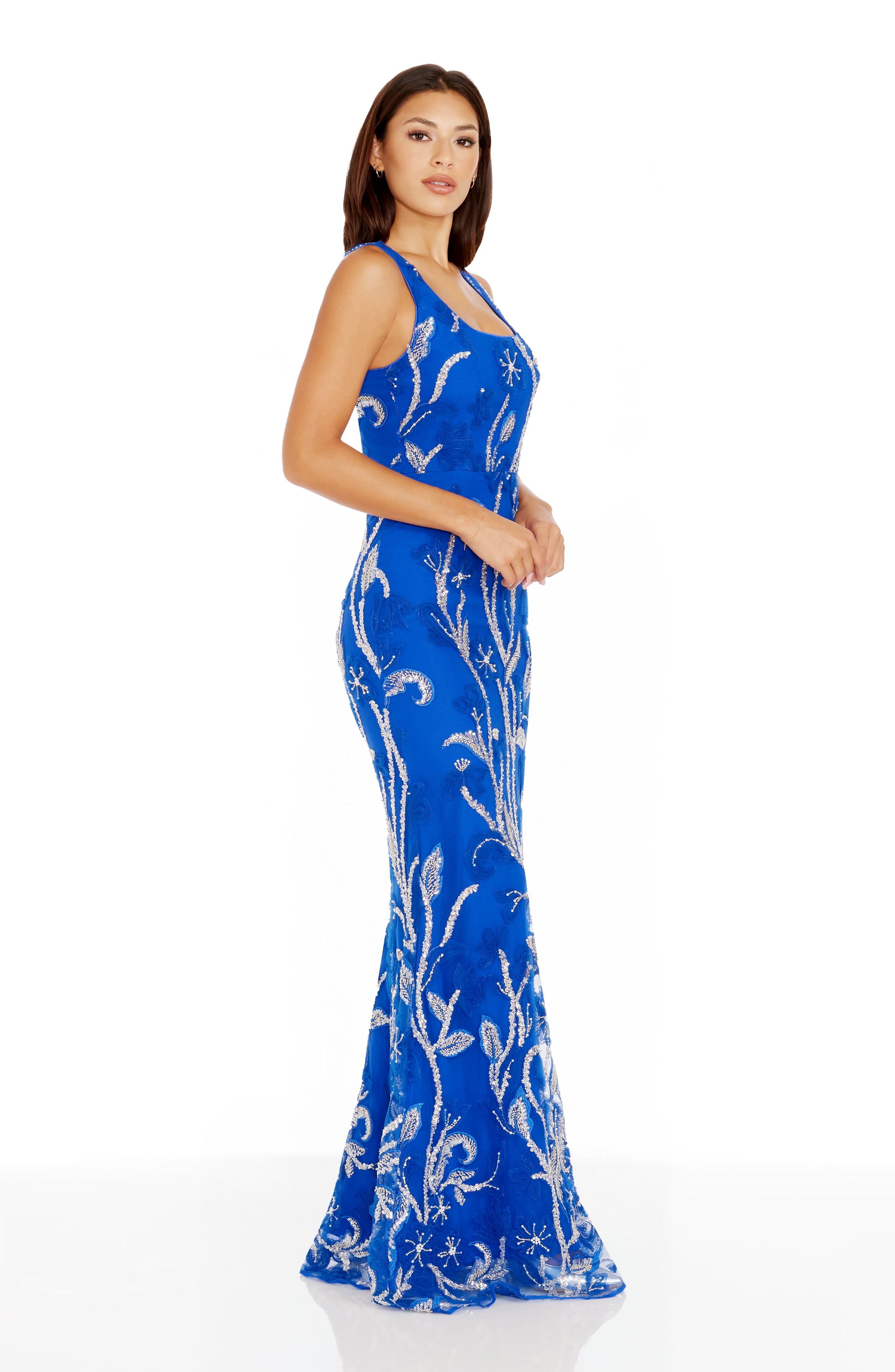 Tyra Gown – Dress the Population